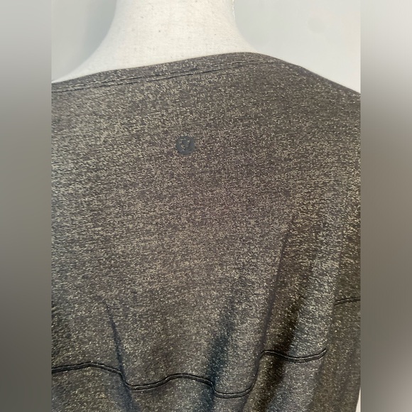 Lululemon Back in Action Long Sleeve - Picture 6 of 6